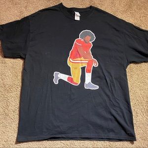 Colin Kaepernick kneel T-Shirt. Size XL